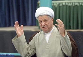 چگونه آیت الله هاشمی تبدیل به صدای میانه رو  و اعتدالی در درون ایران شد؟‌