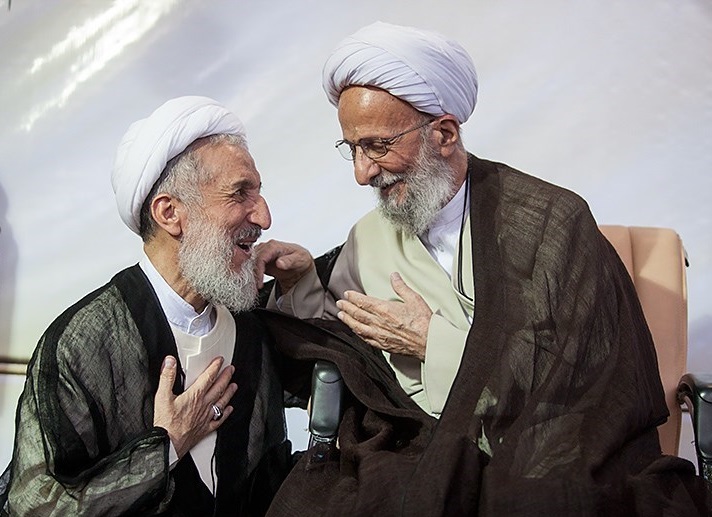 کاظم صدیقی : مصباح یزدی هنگام غسل چشمش را باز کرد، یک نگاه مهربانانه کرد و چشمانش را بست