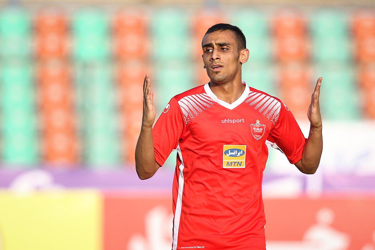مهاجم پیکان با پرسپولیس تمدید کرد
