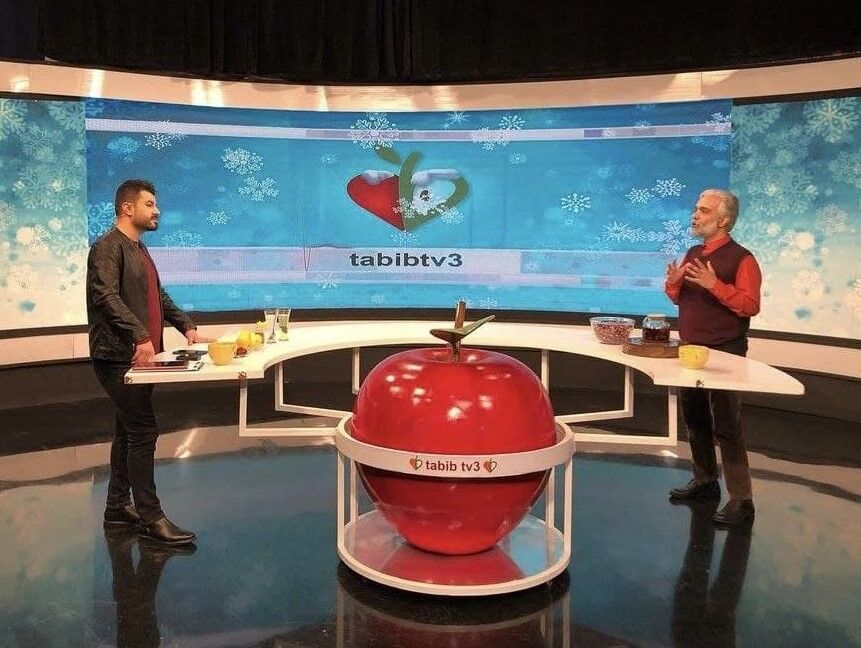 اقدام عجیب یک مجری در صدا و سیما علیه فرهاد مجیدی