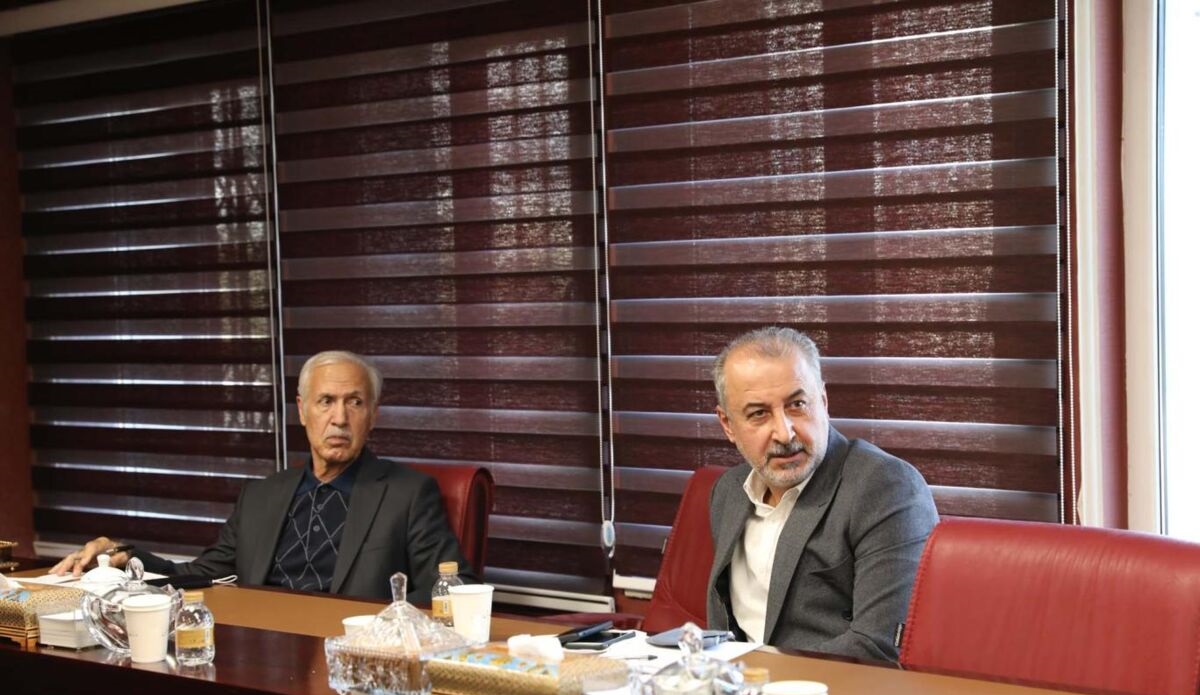 این پرسپولیسی علیه تصمیم وزیر ورزش ؟