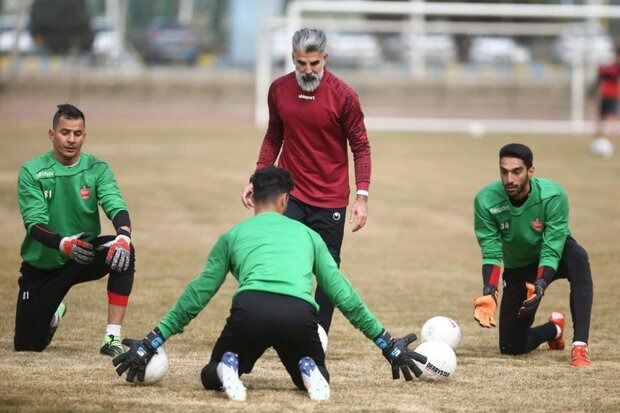 اقدام عجیب یحیی گل محمدی پیش از دیدار حساسس ؛ این ستاره برای پرسپولیس بازی می کند ؟!