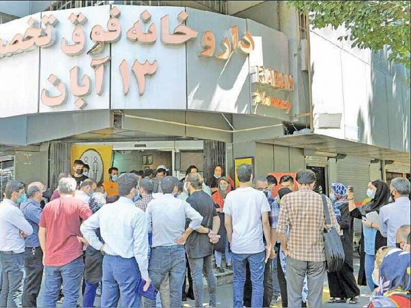 گزارشی از وضعیت داروخانه‌ها و سرگردانی شهروندان/ سرم ۲۰ هزار تومانی ۲۰۰ تومان شده