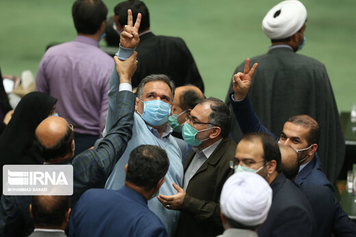 چرا هیات رئیسه مجلس اعلام می کند طرح شفافیت آرای نمایندگان به دستش نرسیده؟!