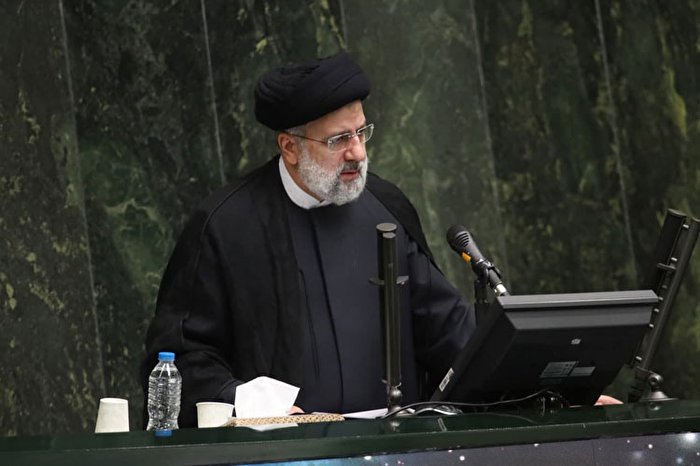 رئیسی:نسبت به برخی اتهامات علیه وزرای پیشنهادی که اعلام شد حساس شدم؛ با وزارت اطلاعات و اطلاعات سپاه تماس گرفتم / ۳ روز وقت گذاشتند؛ نهایتا اعلام کردند نکته خاصی وجود ندارد