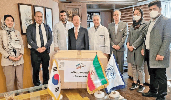 منت ماسک‌ها و واکسن‌های میلیون‌دلاری