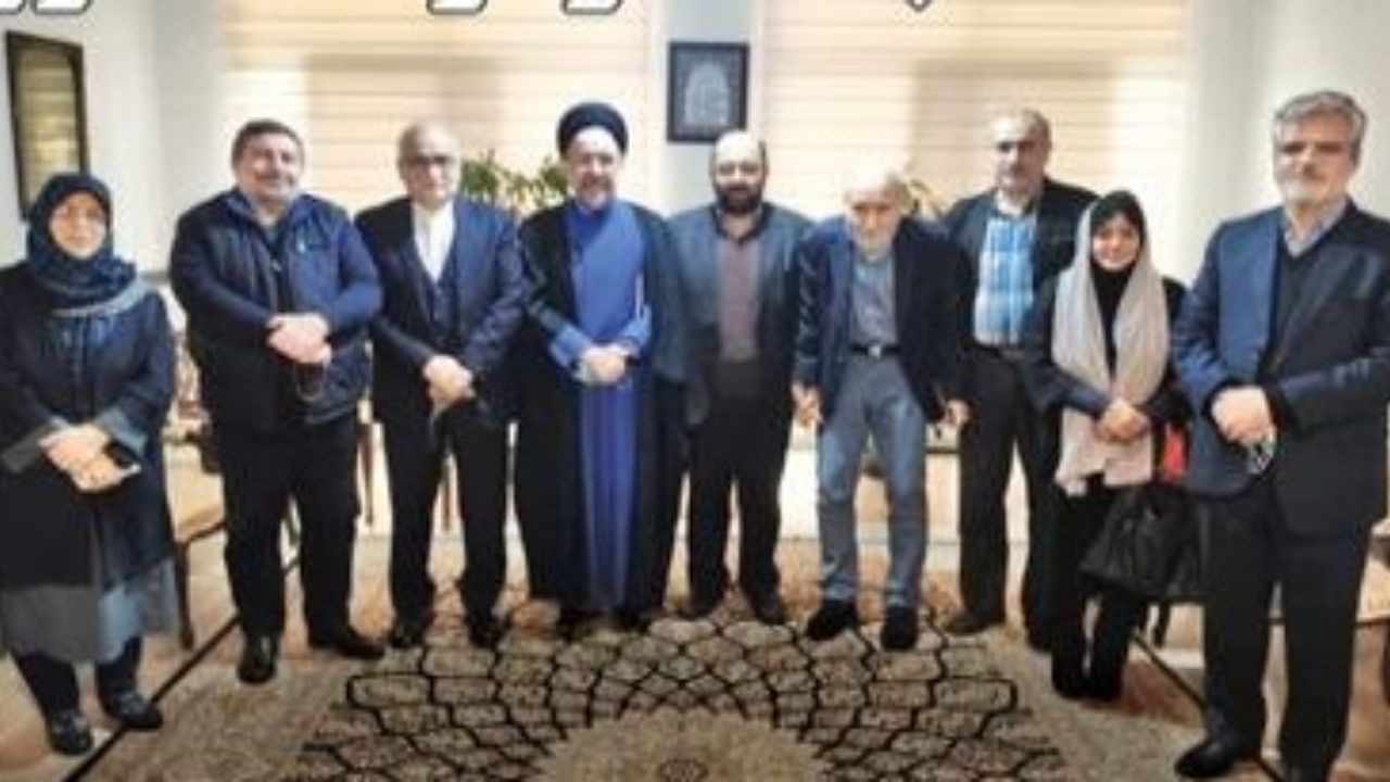 خاتمی:اصلاح‌طلبان بايد تلاش كنند تمركز بيشتري بر اصلاحات جامعه‌محور داشته باشند