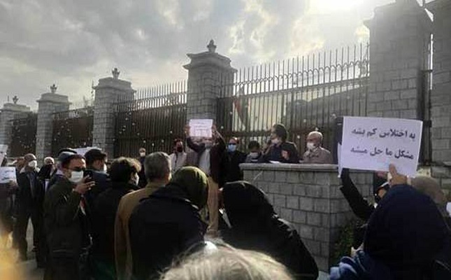 فرهنگیان در تجمع اعتراضی خواستار آزادی معلمان زندانی شدند