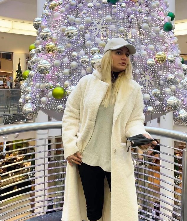 استایل خفن مهناز افشار برای کریسمس/عکس