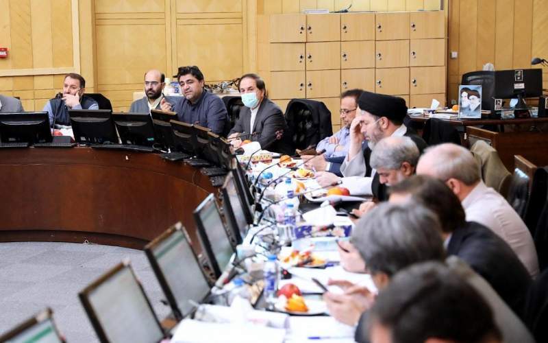  از ۴۵ عضو کمیسیون تلفیق، فقط ۴ نفر اقتصاد خوانده اند