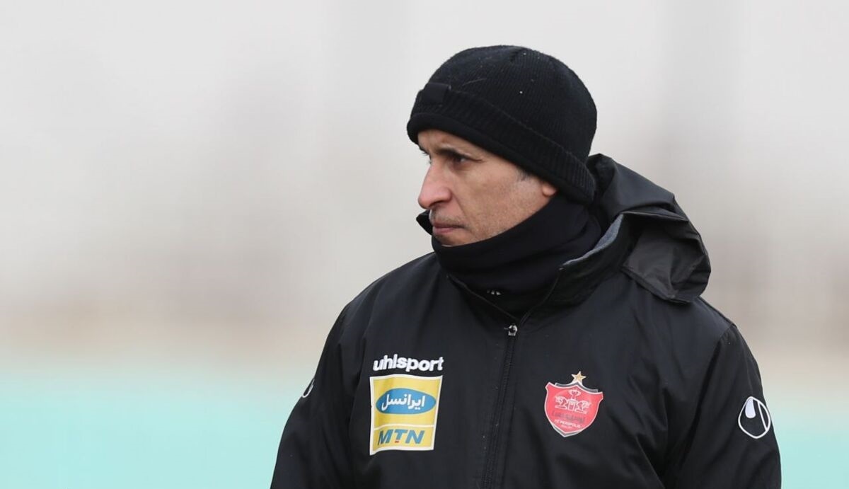 یحیی گل محمدی لیست پرسپولیس را به درویش داد