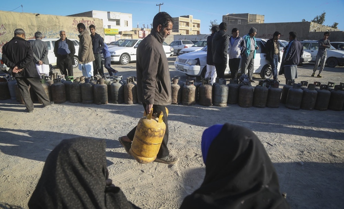 نماینده زابل: مردم مجبورند برای گرم کردن خود از فضولات حیوانی استفاده کنند! نماینده زابل: مردم مجبورند برای گرم کردن خود از فضولات حیوانی استفاده کنند!