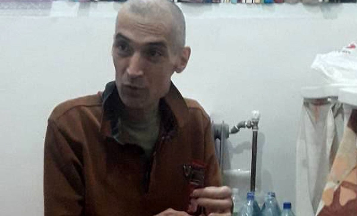 كنشگري با استخوان‌هاي بيرون‌زده