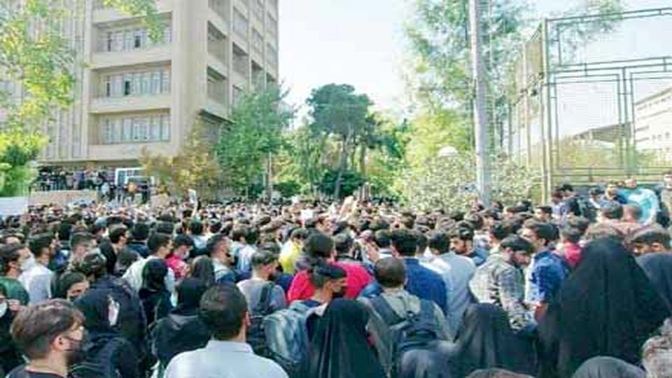 مثلثی برای تحدید یا اجرای اصل 27 قانون اساسی