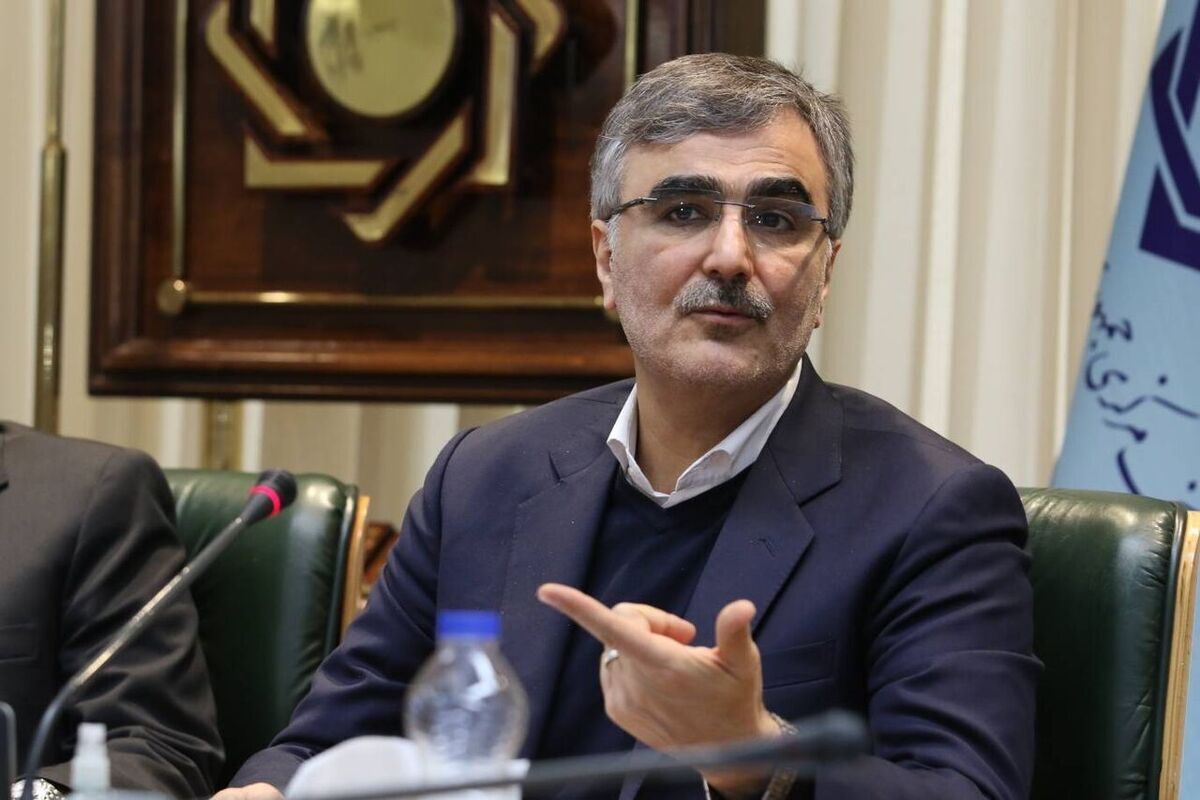 رئیس کل بانک مرکزی:جریانی در بازار ارز قیمتسازی کرده و تلاش می کند قیمت های بالایی را به وجود بیاورد رئیس کل بانک مرکزی:جریانی در بازار ارز قیمتسازی کرده و تلاش می کند قیمت های بالایی را به وجود بیاورد