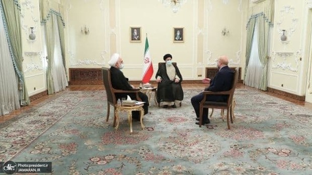 نامه جمعی از نمایندگان مجلس به سران قوا: رحمت و عطوفت اسلامی در کنار اجرای قانون در دستور کار مسئولان نظام باشد/ نباید به گونه‌ای رفتار و اقدام شود که مردم احساس کنند اراده‌ای برای آرام‌تر کردن فضای کشور وجود ندارد