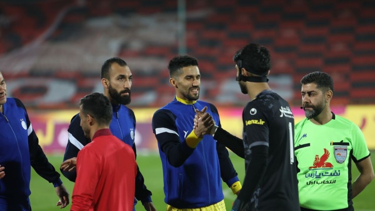 استقلال همچنان ۳ پله بالاتر از پرسپولیس
