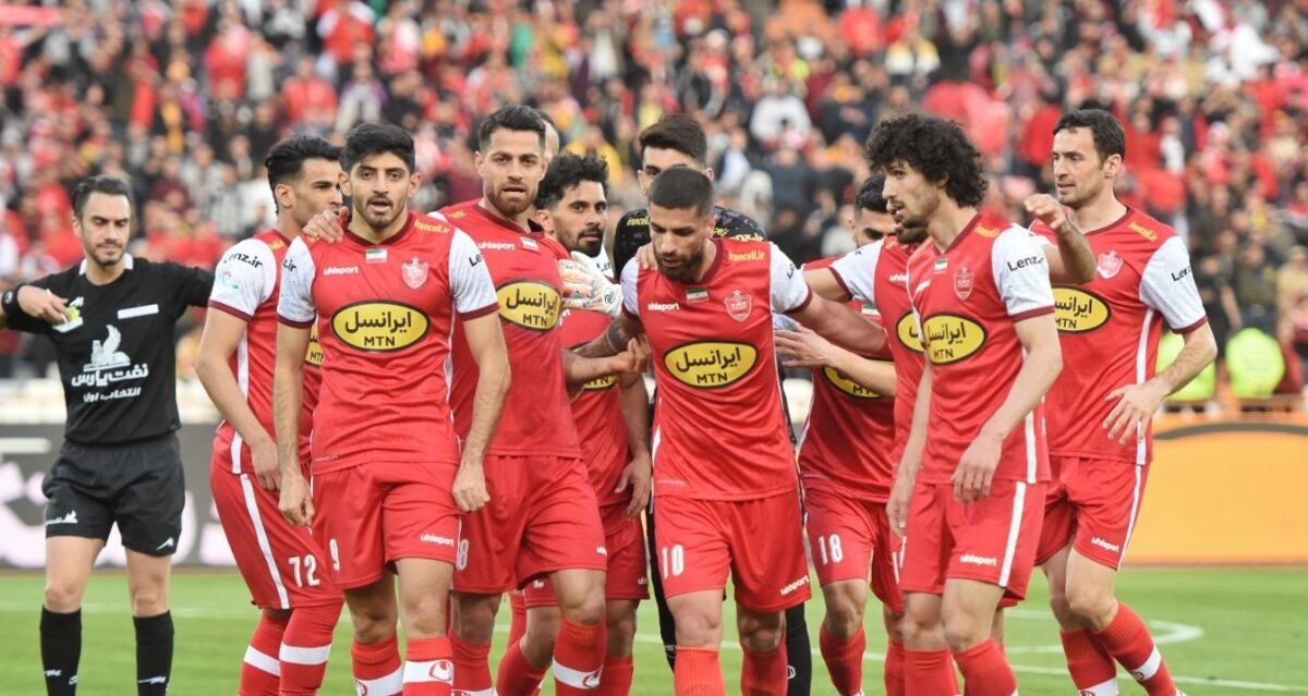 همای سعادت روی شانه های پرسپولیسی ها