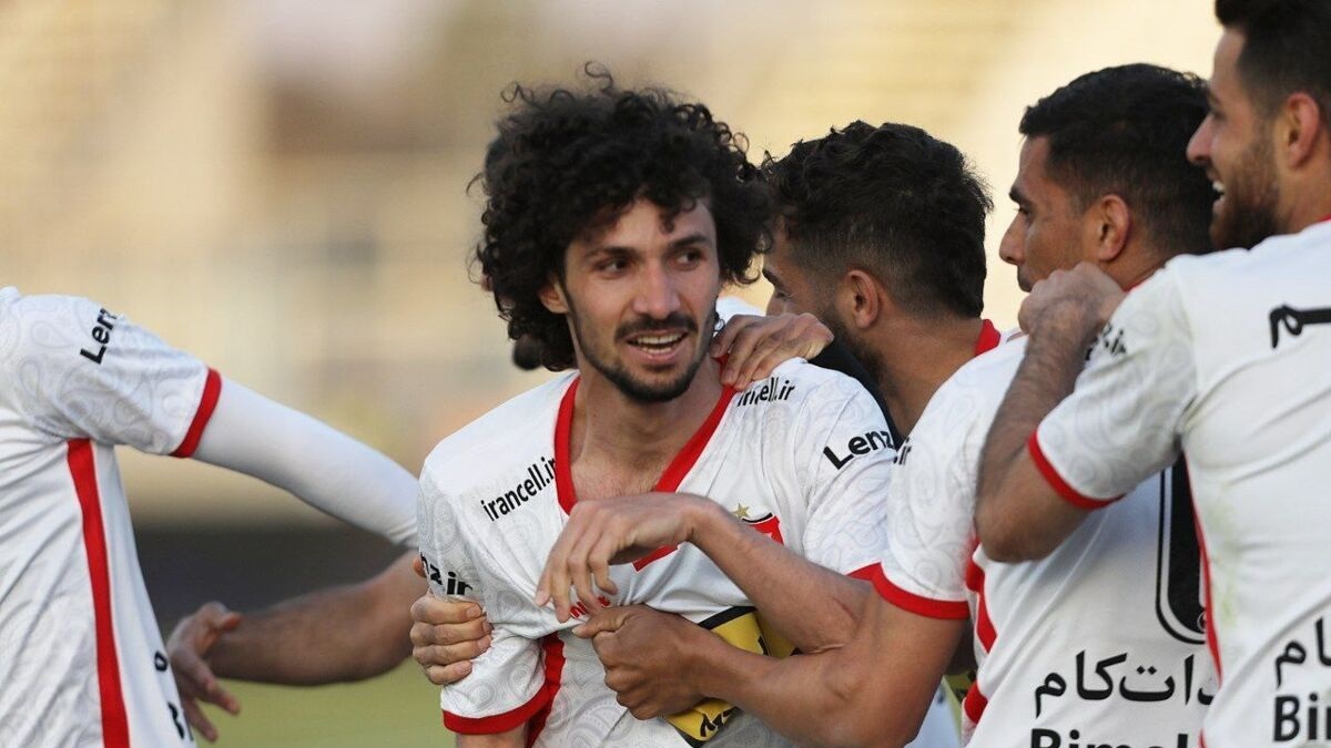 این بازیکن  در حد پرسپولیس نیست