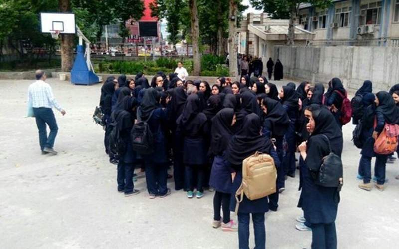 والدین دانش آموزان در دوراهی سلامت یا تحصیل