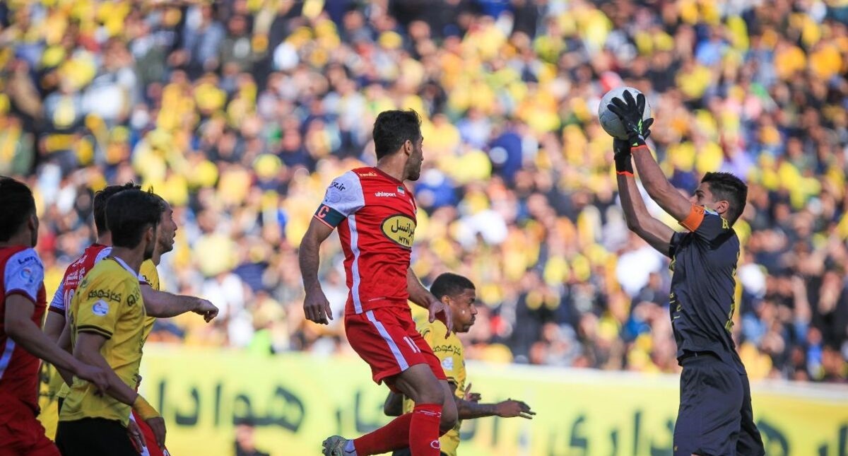 سپاهان پس از برد مقابل پرسپولیس به سیم آخر زد