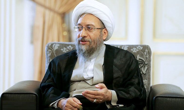 انتقاد آملي‌ لاريجاني از انتقادات نمايندگان