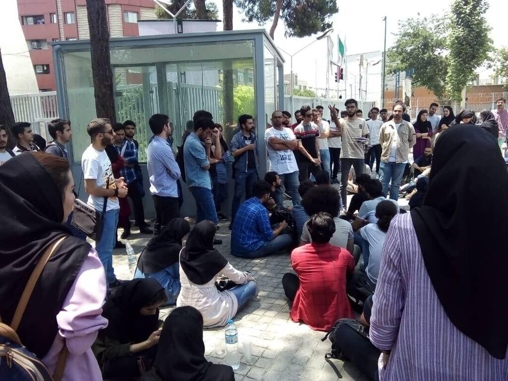 تأخیر دانشگاه‌‏ها در پیگیری عفو دانشجویان