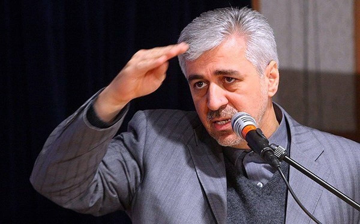 گوشی وزیر ورزش را دزد برد
