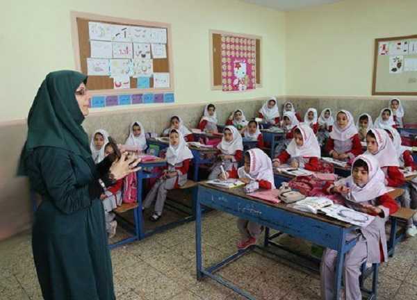 ۵۰ هزار میلیارد تومان به حساب یک میلیون معلم واریز می‌شود