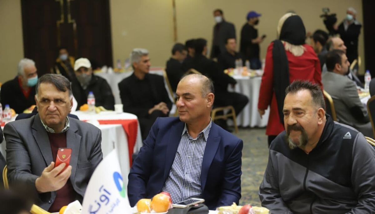 گل‌محمدی استعفا نمی‌دهد چون با آن موافقت می‌شود!
