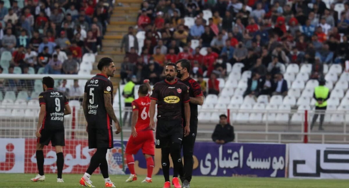 محرومیت دو پرسپولیسی قطعی شد ؛ نتیجه ۳-۰ بازی پرسپولیس و تراکتور ؟