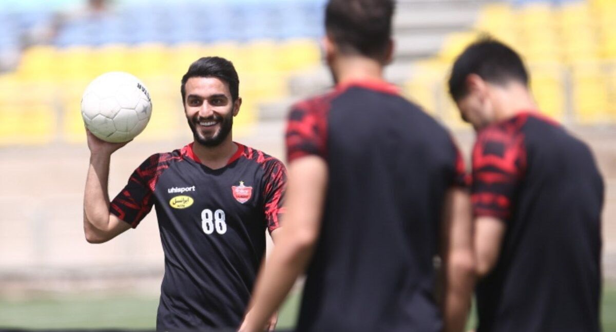 اتفاق عجیب برای ستاره پرسپولیس ؛ هافبک سرخ‌ها جدا می‌شود؟