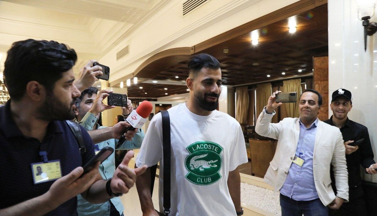 مدافع جنجالی پرسپولیسی پیشنهاد تیم عربی را رد کرد