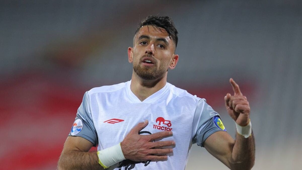 مهاجم مد نظر پرسپولیس در چنگ سپاهانی ها