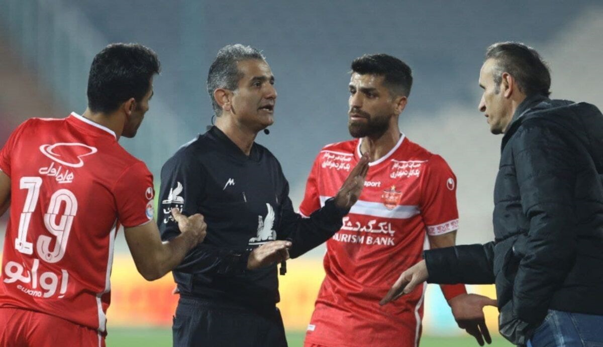 افشاگری داور دربی جنجالی درباره یحیی گل محمدی افشاگری داور دربی جنجالی درباره یحیی گل محمدی