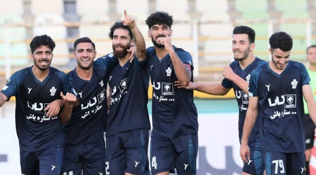 آبی ها با برد شروع کردند !
