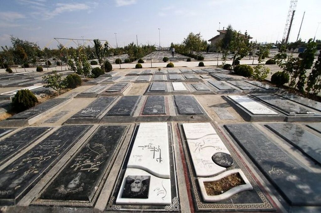 واکنش سخنگوی شهرداری تهران به اصلاح سنگ قبرهای بهشت زهرا: انتشار تصاویر بانوان بی‌حجاب غیرقانونی است