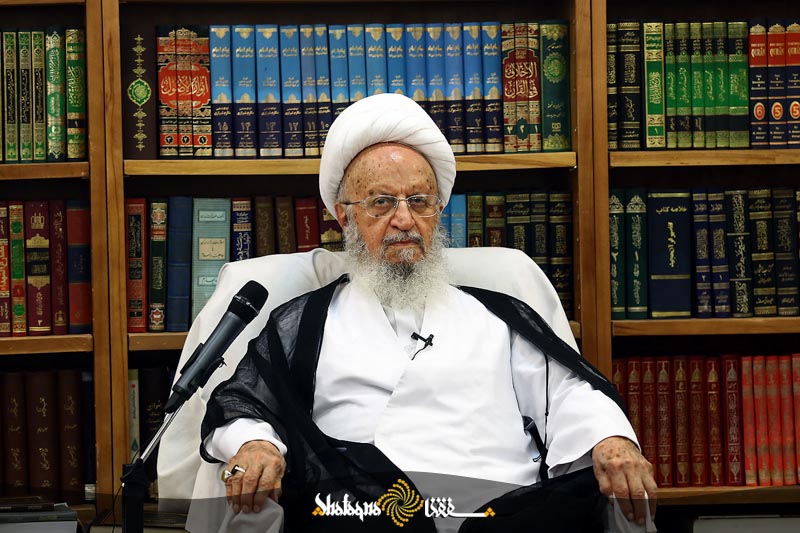 حضرت آیت الله مکارم شیرازی: هزینه سفره های مردم گران تر شده است