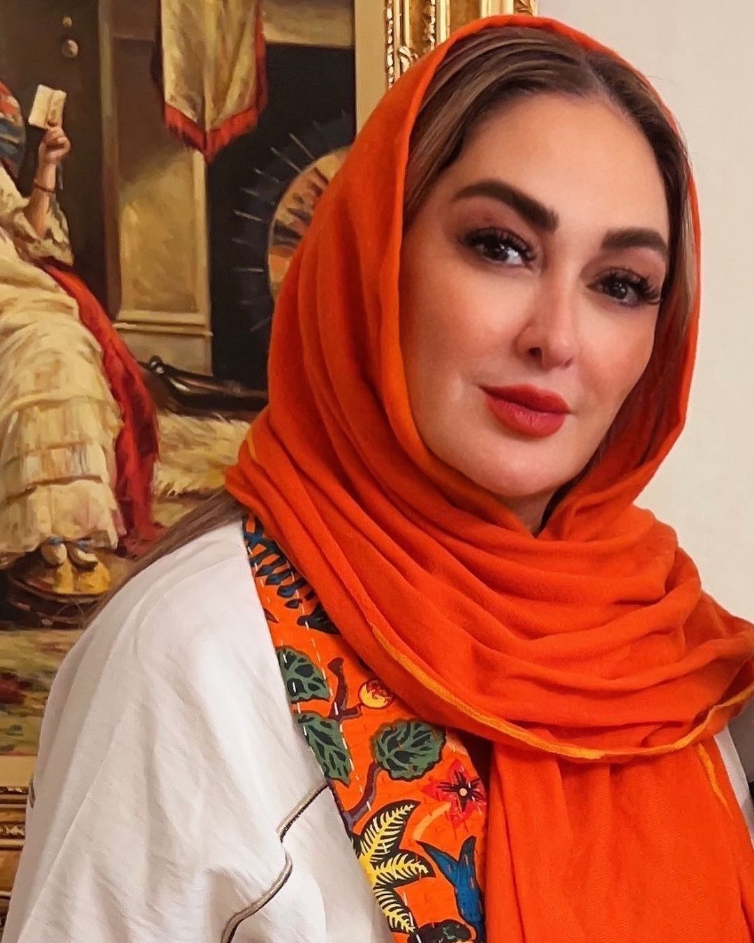 ست شال و رژ قرمز الهام حمیدی + عکس