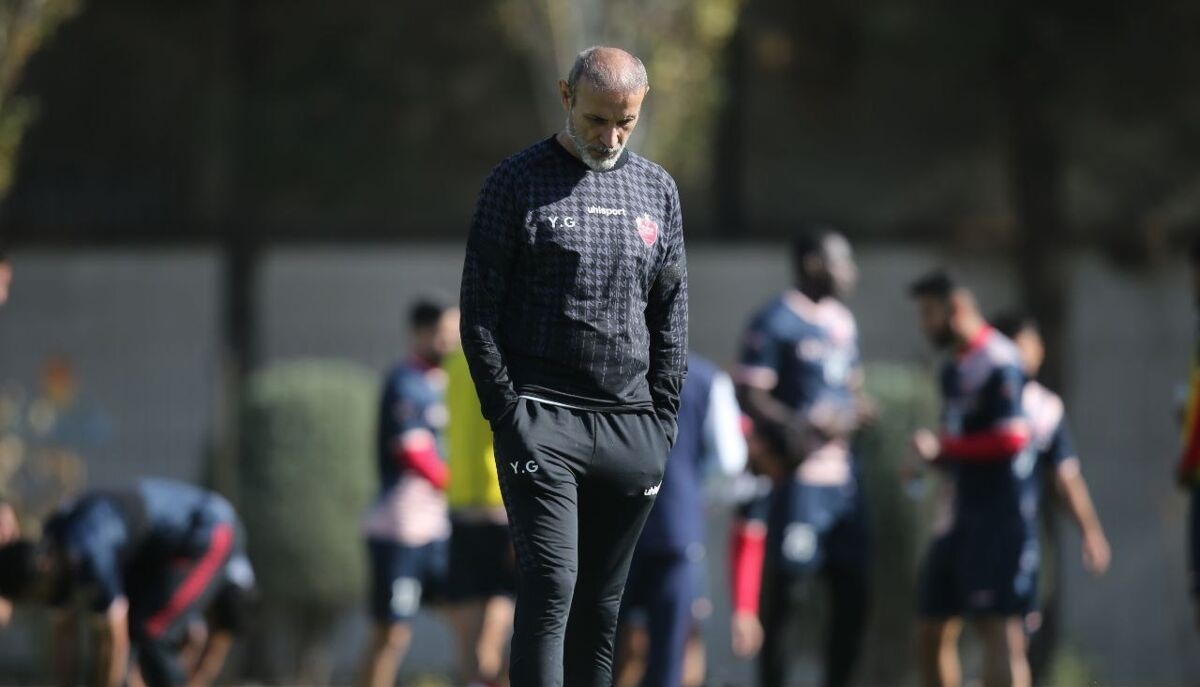 قرارداد نجومی یحیی گل محمدی با پرسپولیس