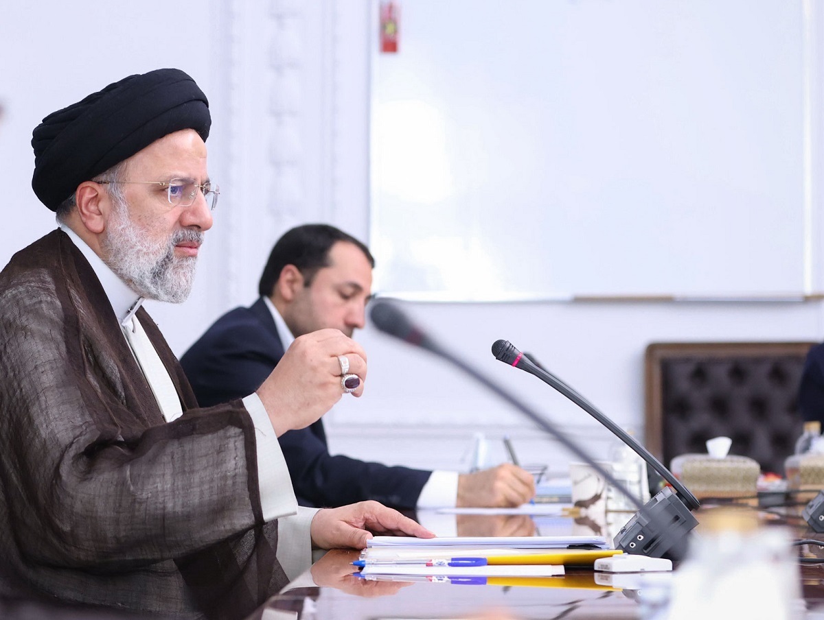 رئیسی: یأس‌آفرینان دنبال بر هم زدن نظام اقتصادی و تشویش اذهان عمومی هستند / با هرگونه یأس‌آفرینی باید با جدیت برخورد شود