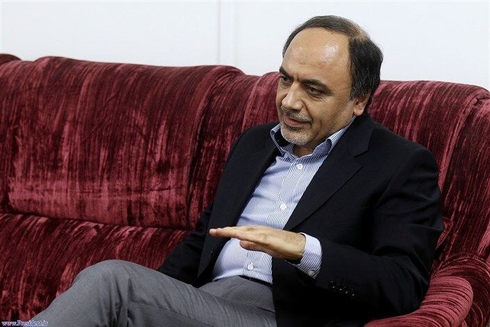 مشاور روحانی: سیاست خارجی ایران بر پایه دشمنی است و نه منافع ملی