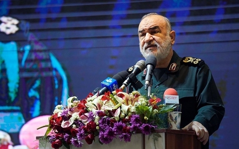 فرمانده کل سپاه: اگر جوانان ما تاریخ را بدانند می‌توانند تحت تاثیر القائات دشمن قرار نگیرند / کار ما با دشمنان تمام نشده؛ آنها هنور هستند اما قدرتشان تنزل یافته