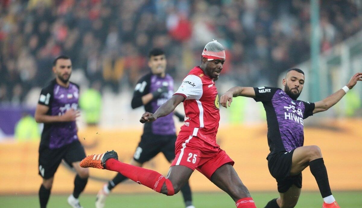 به درد نخور مثل مهاجم گران قیمت پرسپولیس