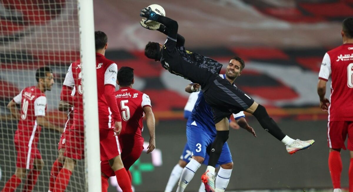این ستاره پرسپولیس سد بزرگ استقلال در دربی
