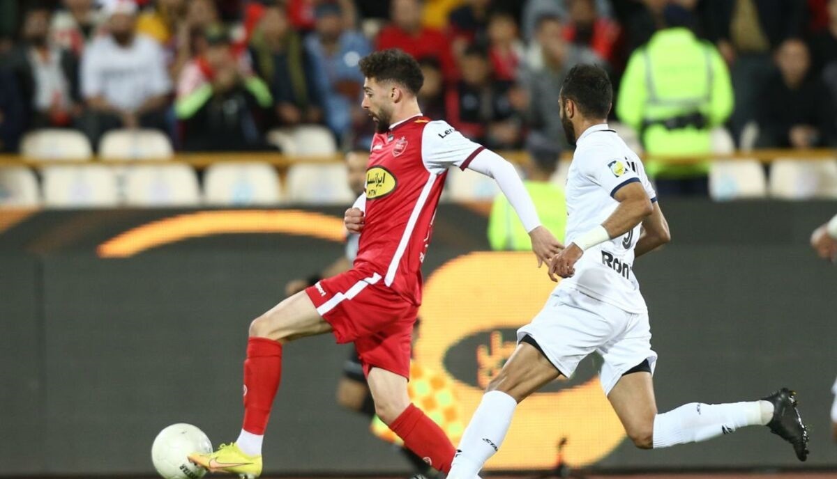 ستاره  پرسپولیس به بازی با استقلال می رسد؟