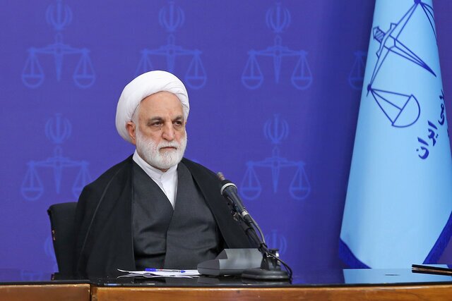 انتقاد رئیس قوه قضاییه از نابسامانی در بازار خودرو: وزیر صمت وعده داد با افزایش تولید، قیمت‌ها کاهش می‌یابد اما این اتفاق نیفتاد