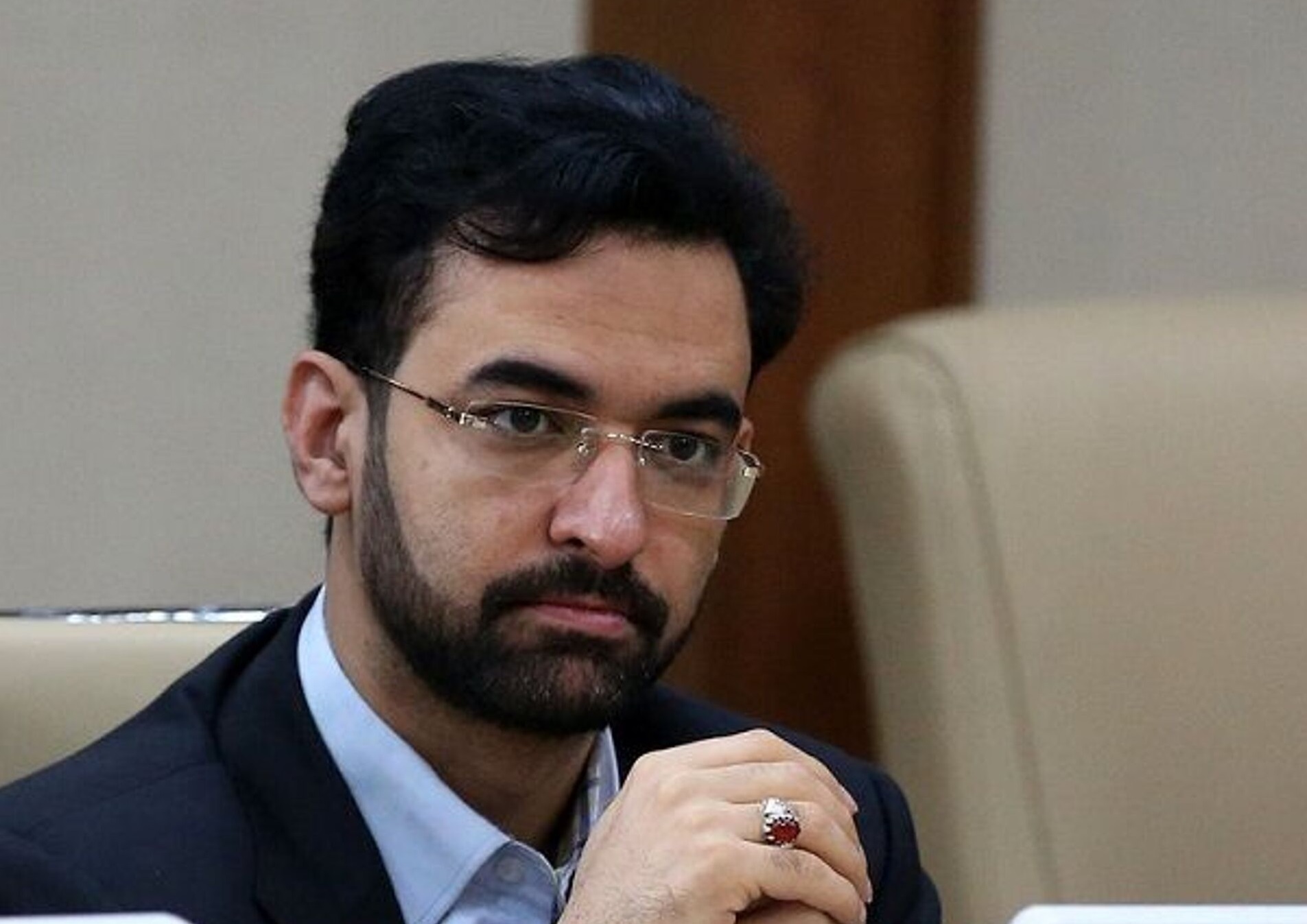 آذری جهرمی در واکنش به طرح جدید مجلس درباره حجاب: مطابق کدام فقه، دیه ۹۰۰ میلیون تومان و جریمه بی حجابی می‌تواند ۳ میلیارد تومان باشد؟