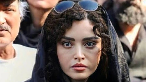 تاب بازی بهنوش طباطبایی در پارک به یاد دوران کودکی + فیلم