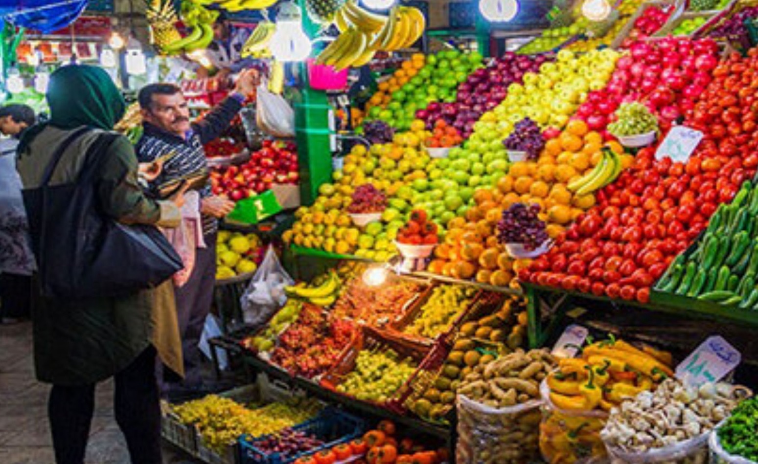 عضو کمیسیون کشاورزی مجلس: سیب را کیلویی ۱۲ هزار تومان از کشاورز می خرند و بالای ۵۰ هزار تومان به مردم می‌فروشند/ با توزیع درست میوه، قیمت‌ها ۵۰ درصد کاهش می‌یابد